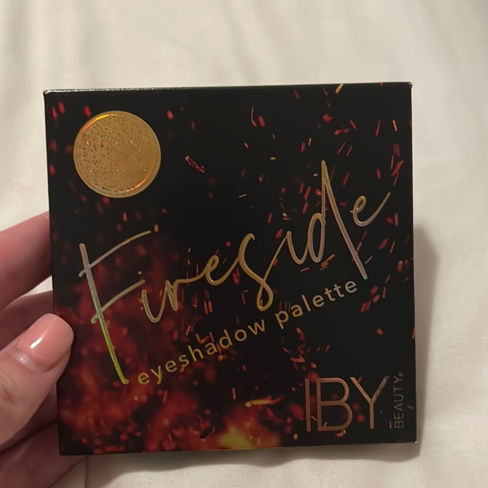 IBY beauty Fireside Eyeshadow Pallete